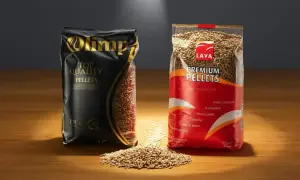 Dwie torby z pelletem: Olimp "Top Quality Pellets" i Lava "Premium Pellets". Jaki pellet najlepszy? Wybór zależy od potrzeb.