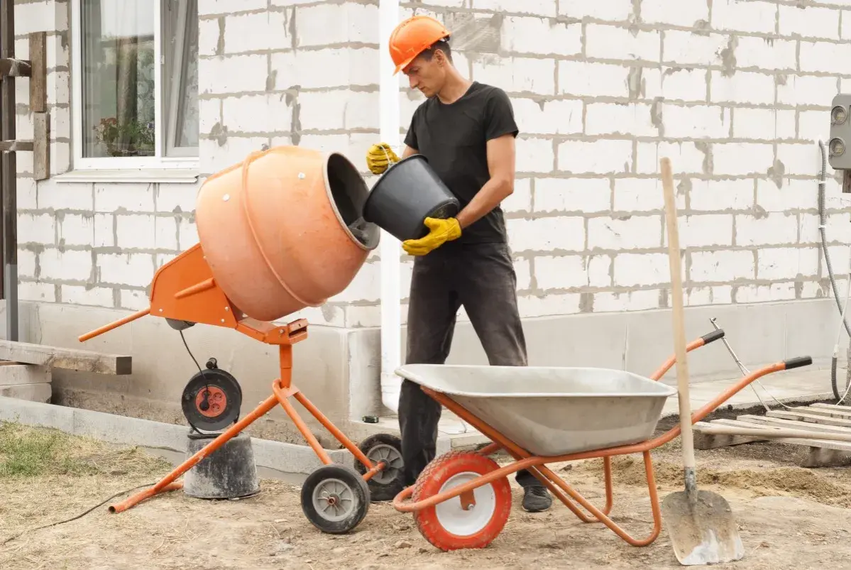 Betoniarka 120l: Ile cementu (25 kg) na beton B20? Gotowy przepis